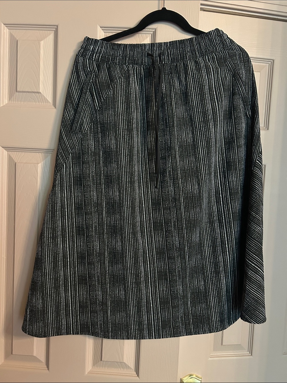 Athleta Women's Black & White Striped A-Line Skirt